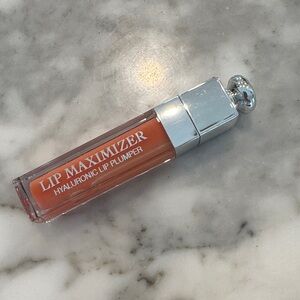 Dior Lip Maximizer Hyaluronic Lip Plumper - Coral 004